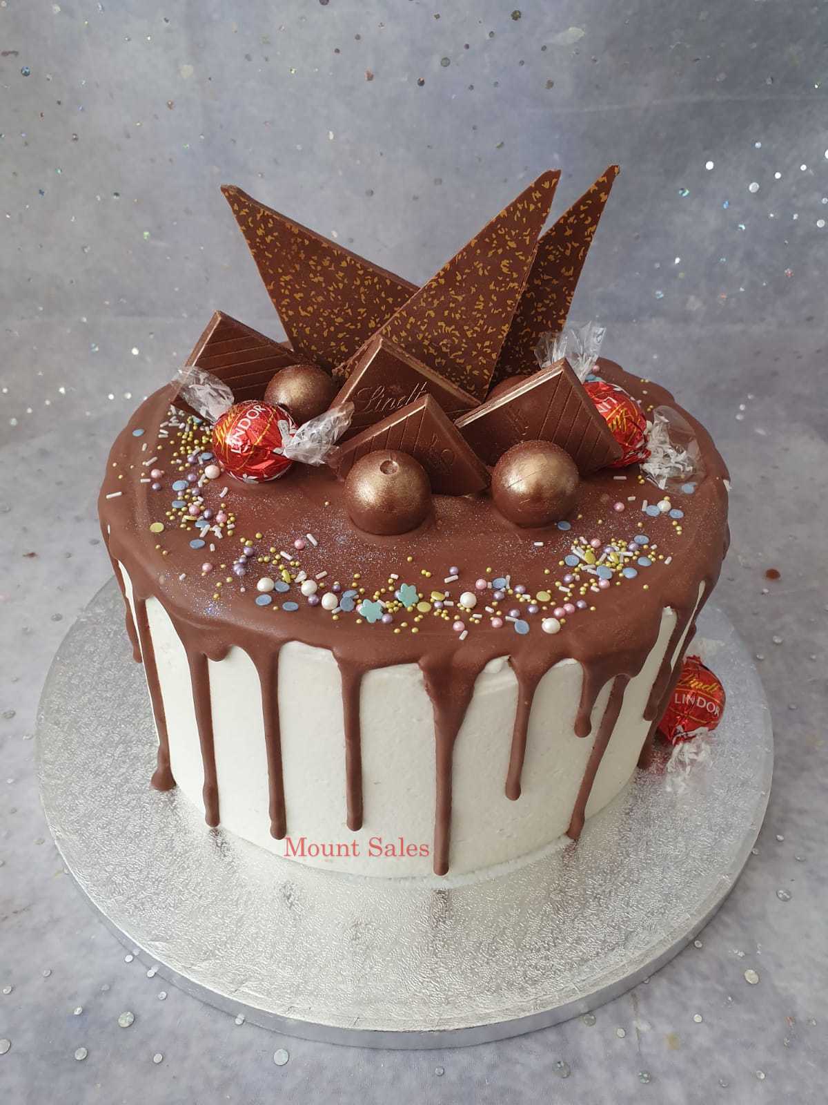 Premium RED N White Velvet Cake